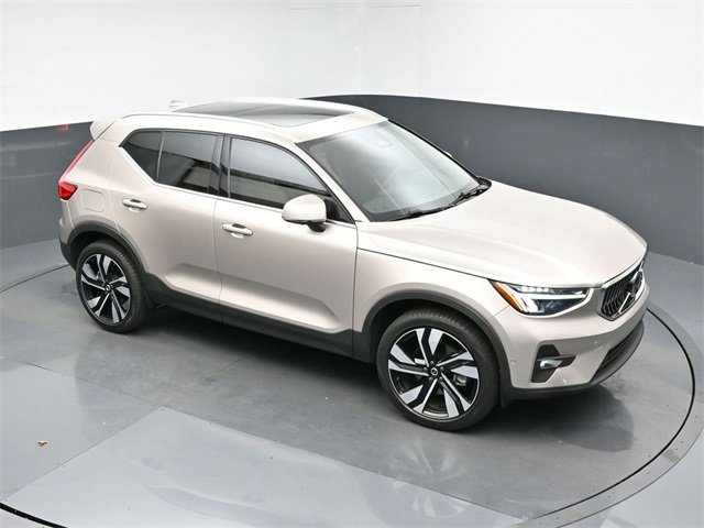 Used 2024 Volvo XC40 B5 Plus w/ Protection Package Premier image 43