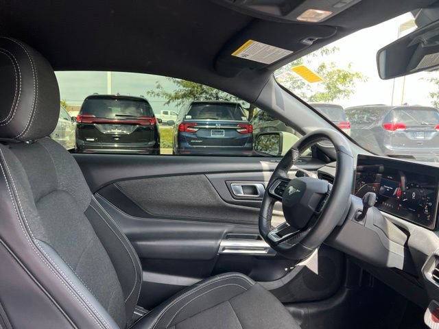 Used 2025 Ford Mustang Coupe RWD image 34