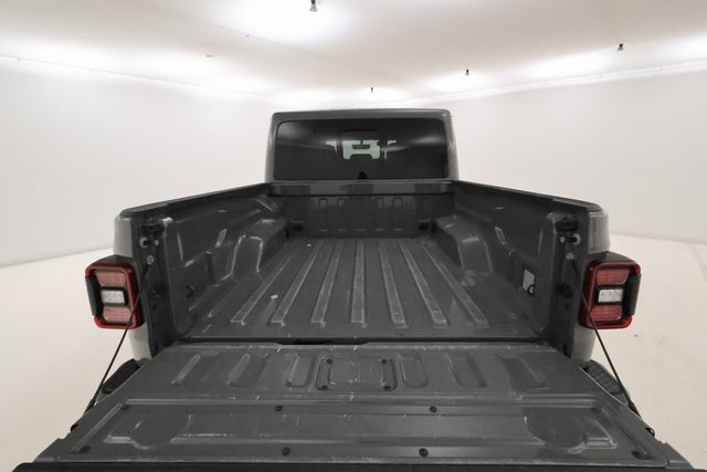 Used 2023 Jeep Gladiator Overland image 21