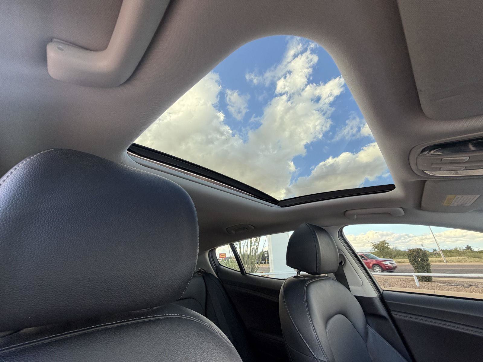 Used 2018 Kia Stinger Premium RWD image 33