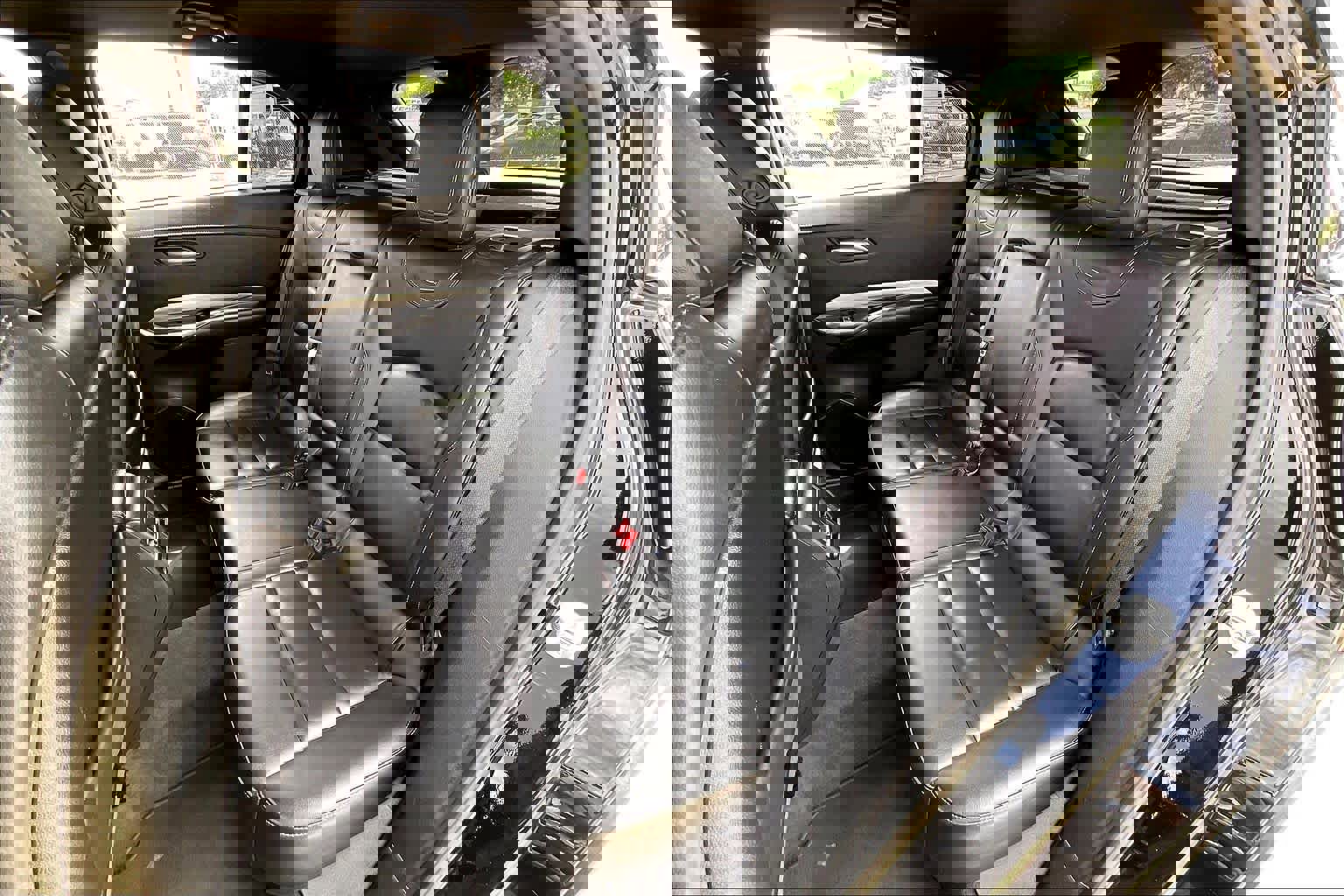 Used 2024 Cadillac XT4 Premium Luxury image 21