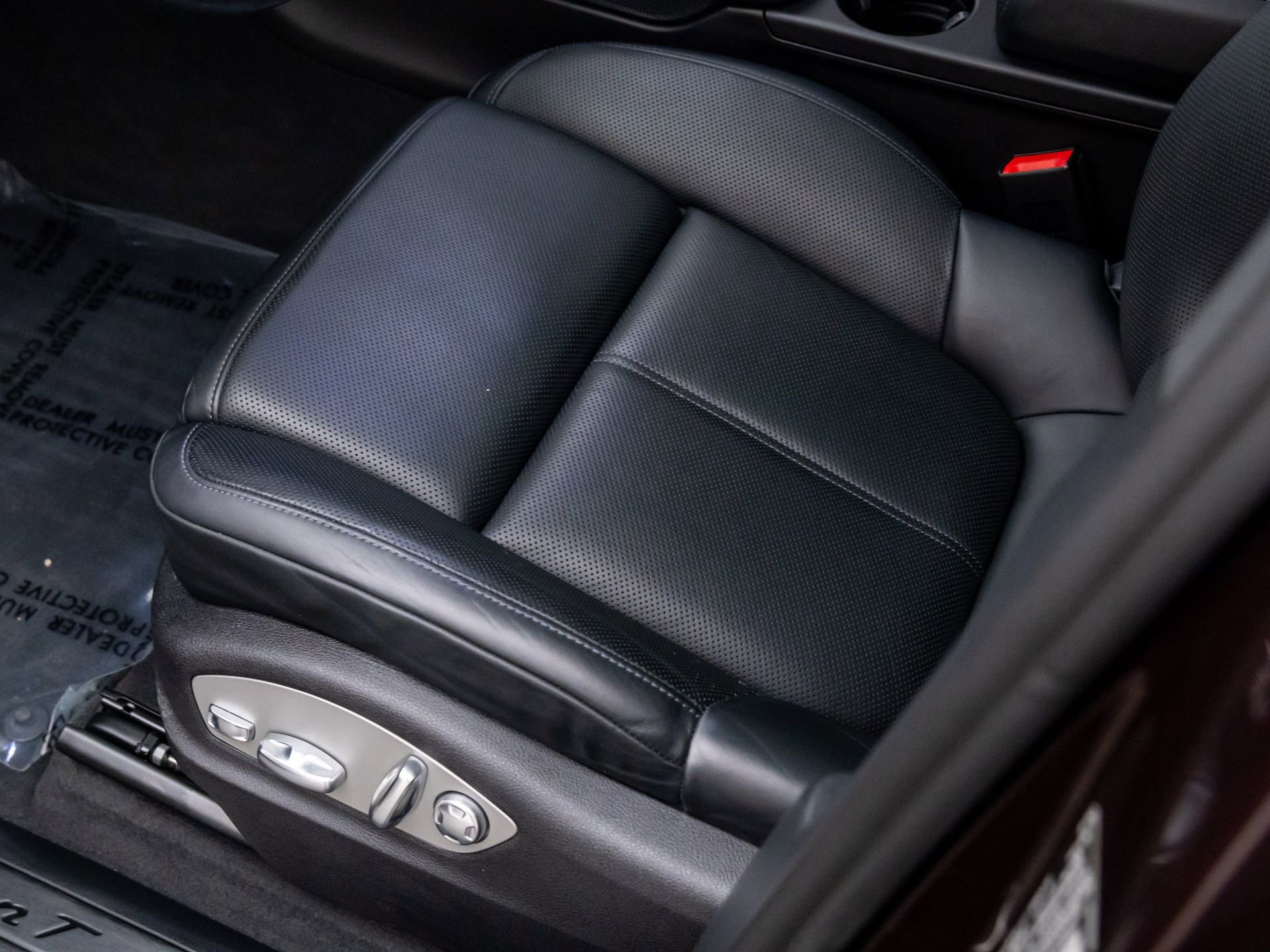 Certified 2024 Porsche Macan Turbo image 16