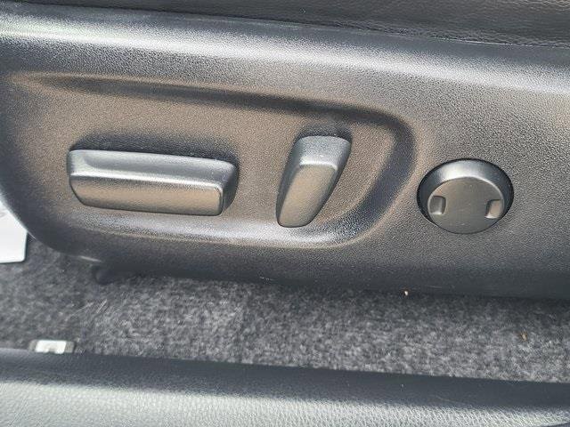 Used 2018 Toyota RAV4 Limited image 11