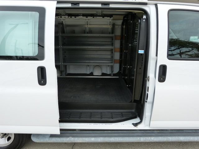 Used 2020 GMC Savana 2500 w/ Driver Convenience Package RWD image 21