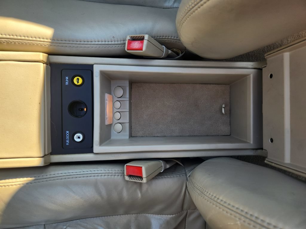 Used 1993 Cadillac Allante FWD image 36