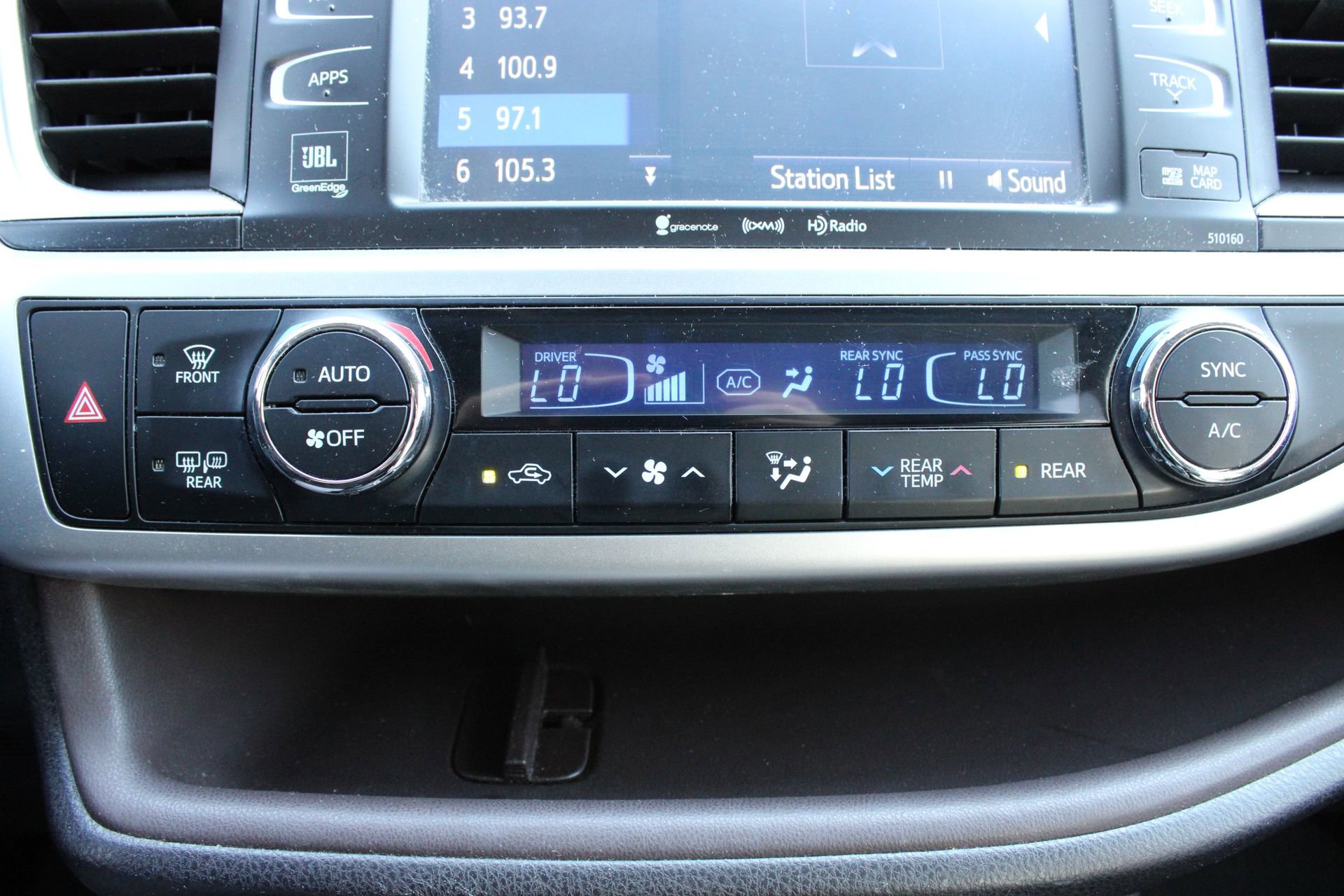 Used 2016 Toyota Highlander Limited image 34