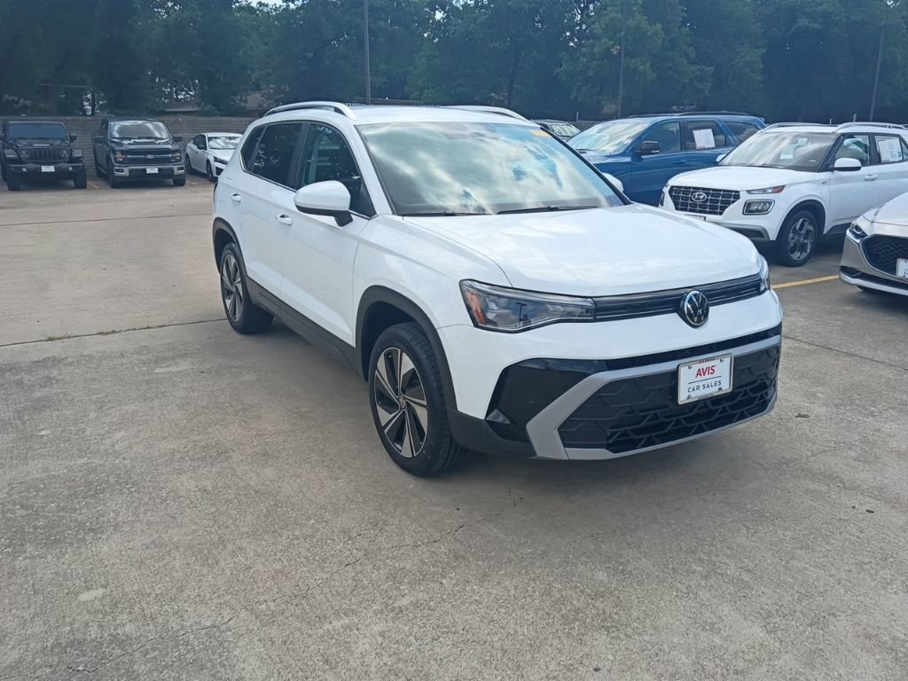 Used 2025 Volkswagen Taos SE AWD/4WD image 6