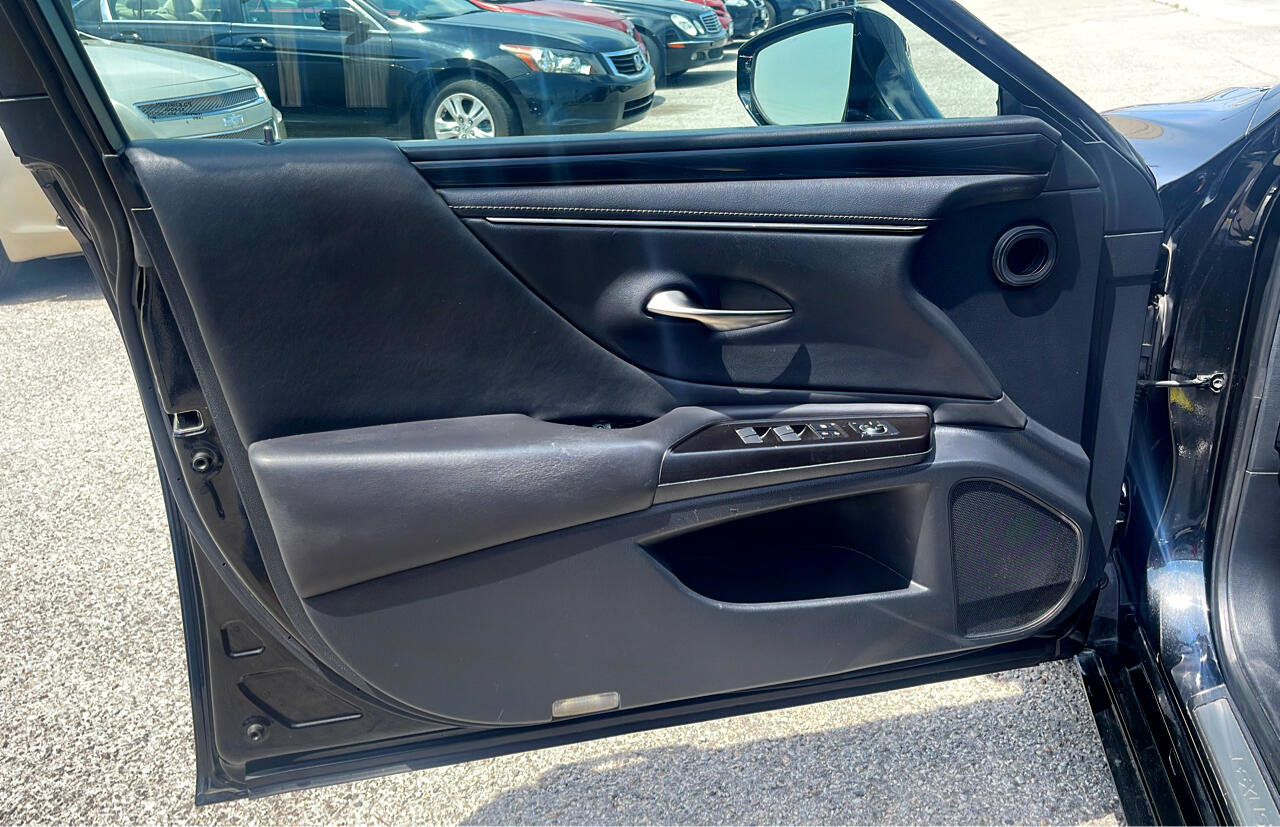 Used 2019 Lexus ES 350 Luxury w/ Accessory Package 2 image 10