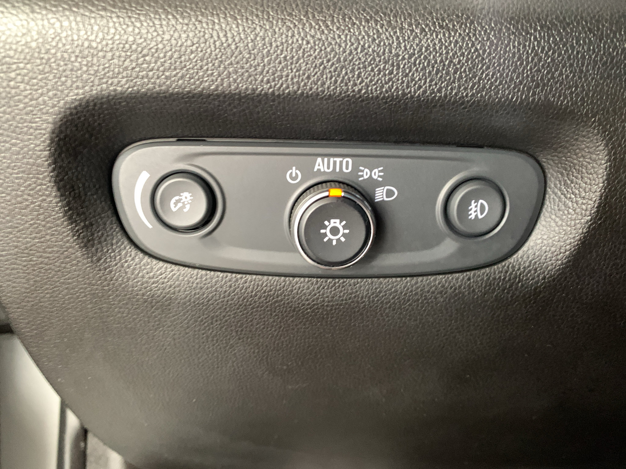 Used 2019 Chevrolet Traverse Premier w/ Driver Confidence II Package FWD image 27