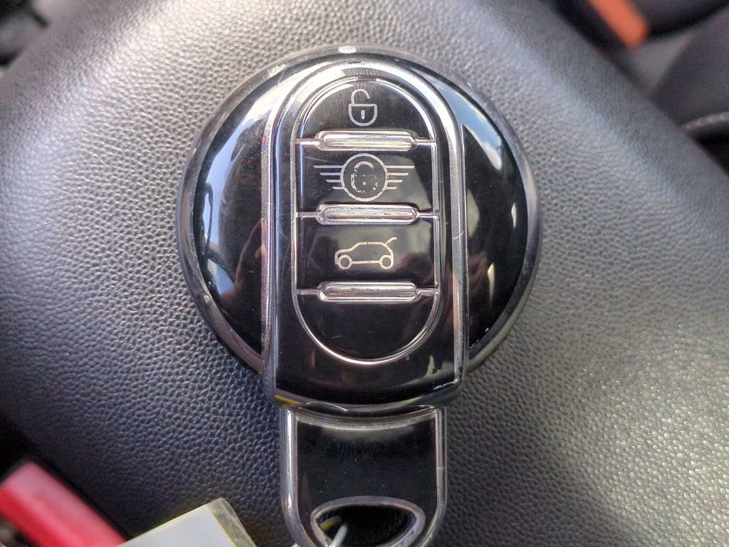 Used 2016 MINI Cooper S image 31