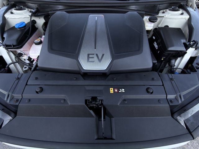 Used 2023 Kia EV6 Wind w/ Wind Technology Package AWD/4WD image 35