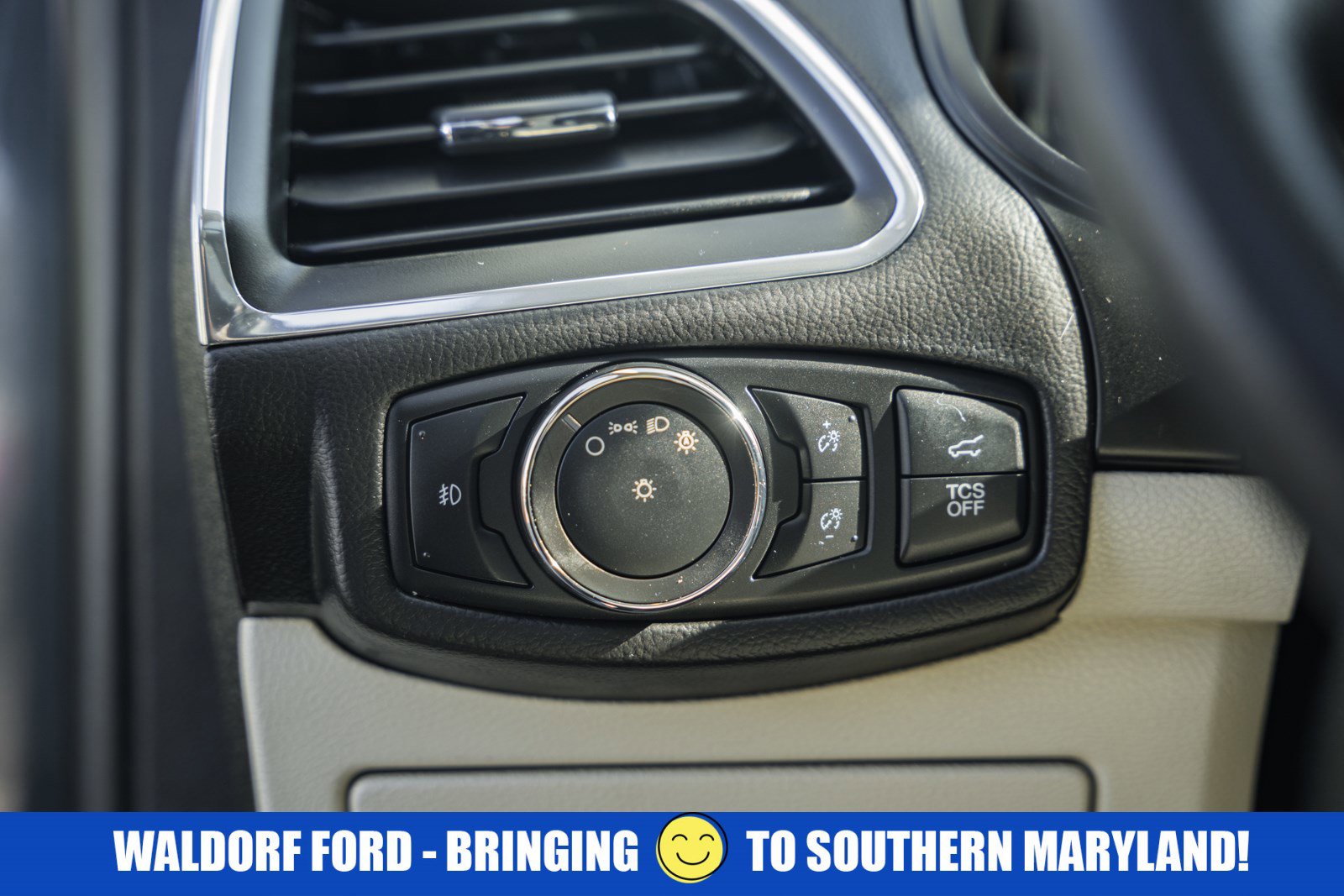 Used 2022 Ford Edge Titanium image 92