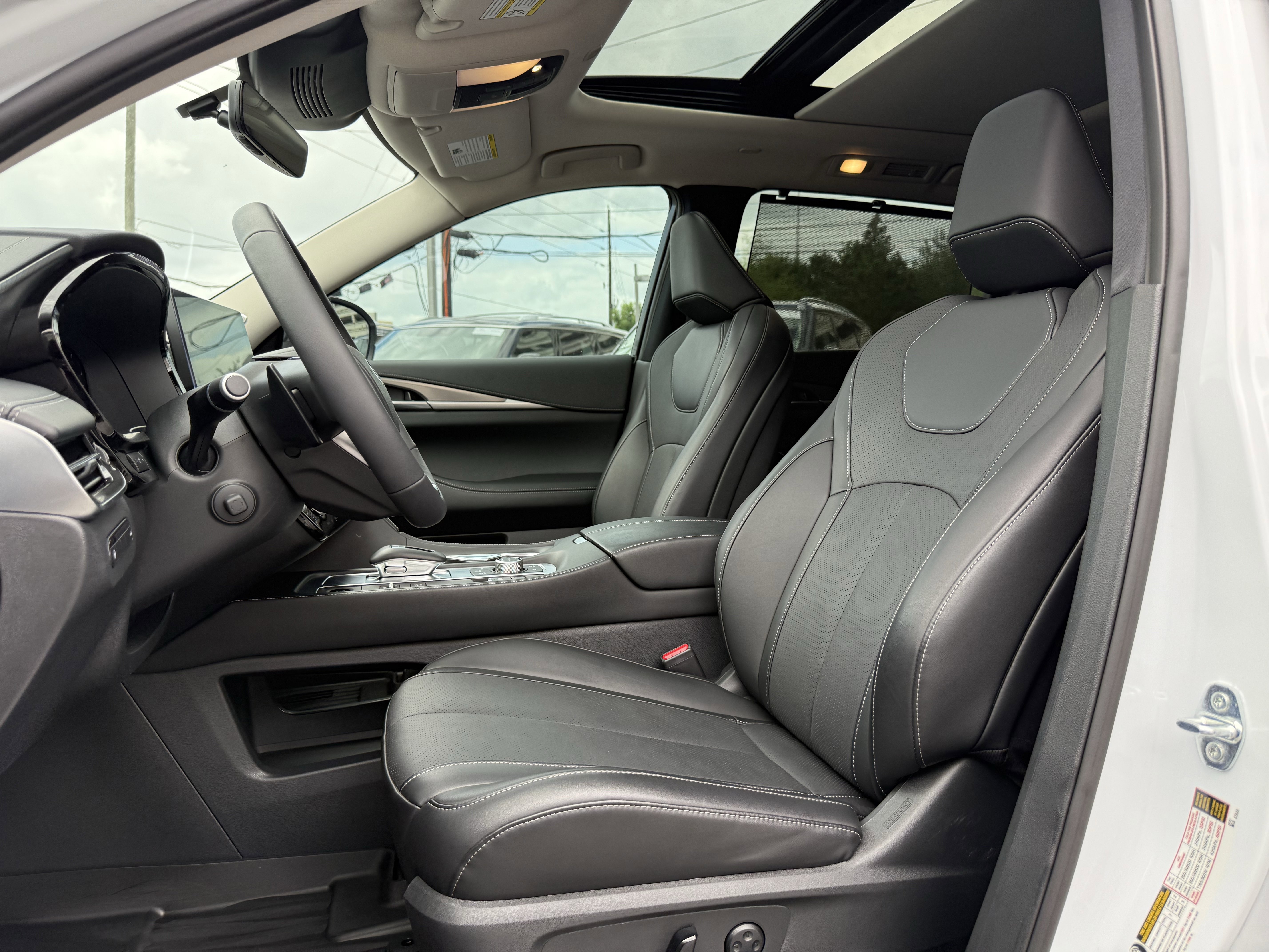 Certified 2026 INFINITI QX60 Luxe w/ Cargo Package image 13