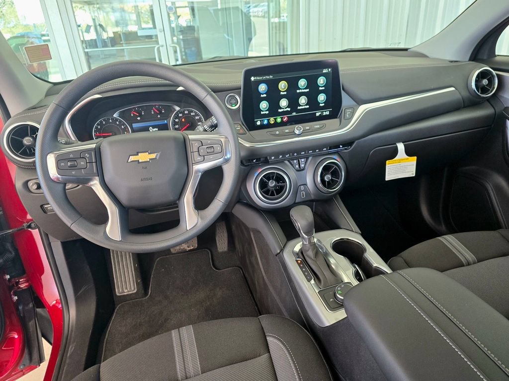New 2025 Chevrolet Blazer LT FWD image 23