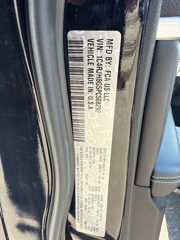 Used 2023 Jeep Grand Cherokee Limited AWD/4WD image 59