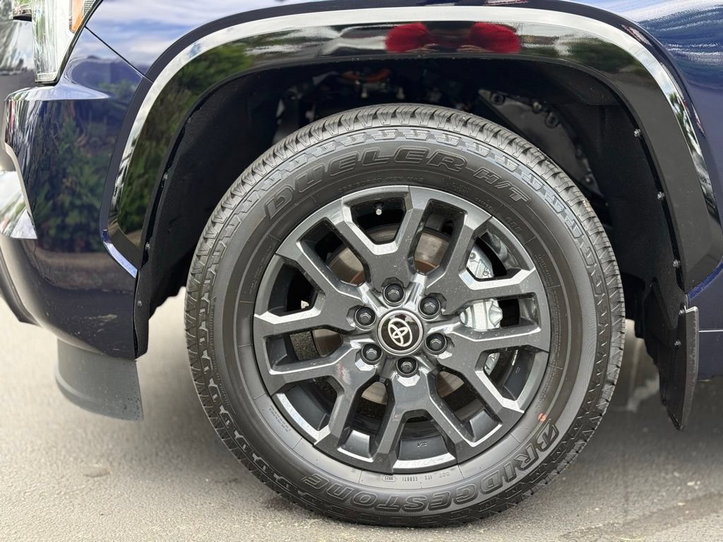 Certified 2025 Toyota Sequoia Platinum AWD/4WD image 9
