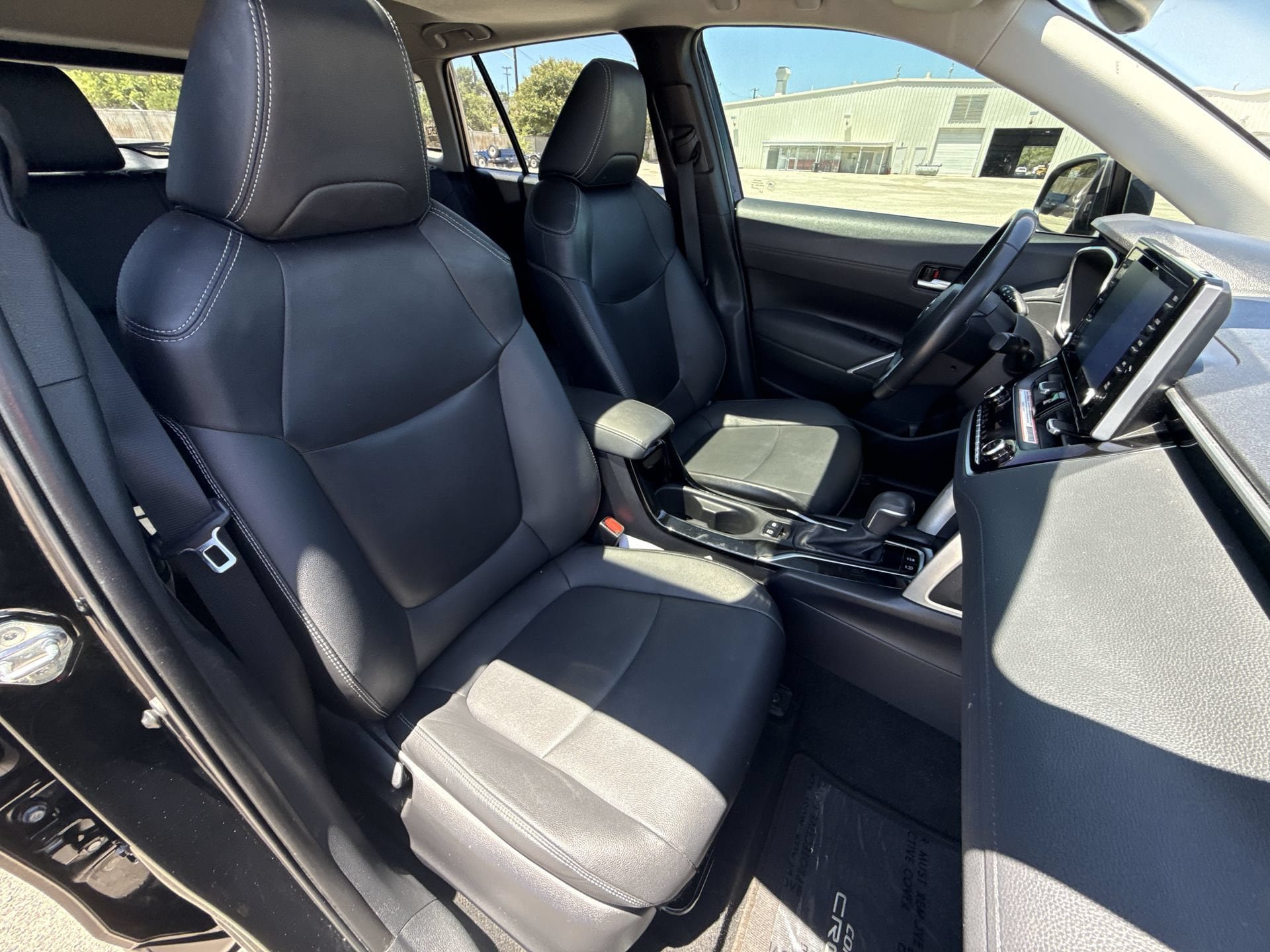 Certified 2022 Toyota Corolla Cross XLE w/ Convenience Package FWD image 26