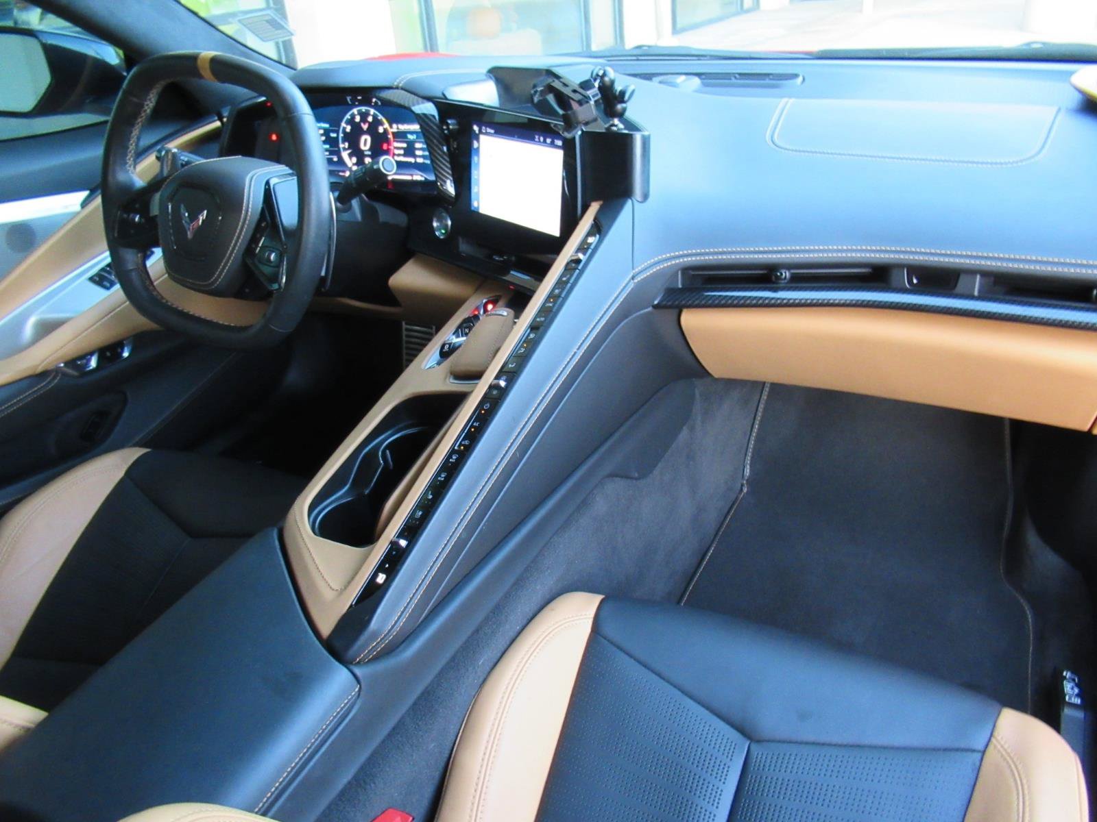 Used 2024 Chevrolet Corvette Stingray Premium Cpe w/ Z51 Performance Package RWD image 11