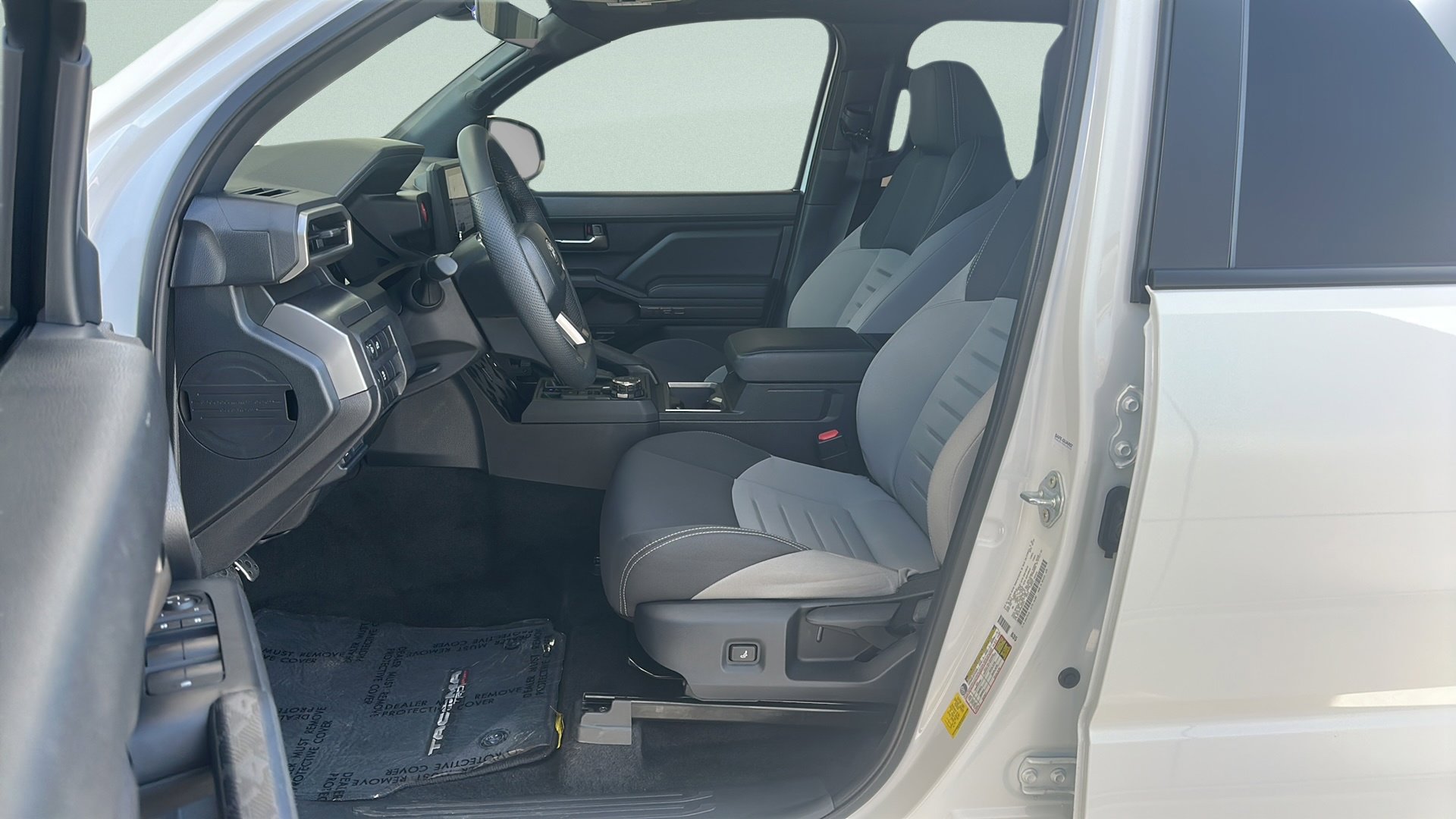 Used 2024 Toyota Tacoma TRD Sport AWD/4WD image 24