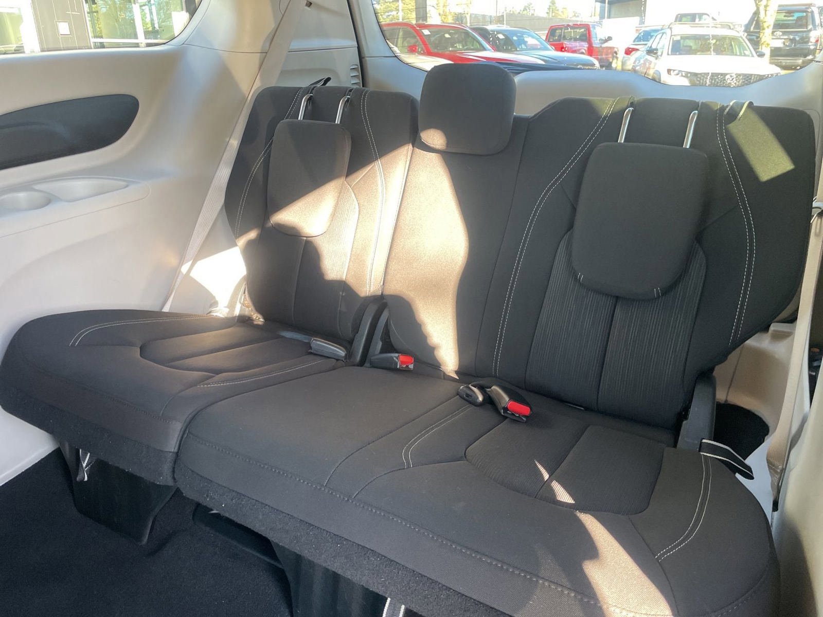 Used 2023 Chrysler Voyager LX FWD image 11