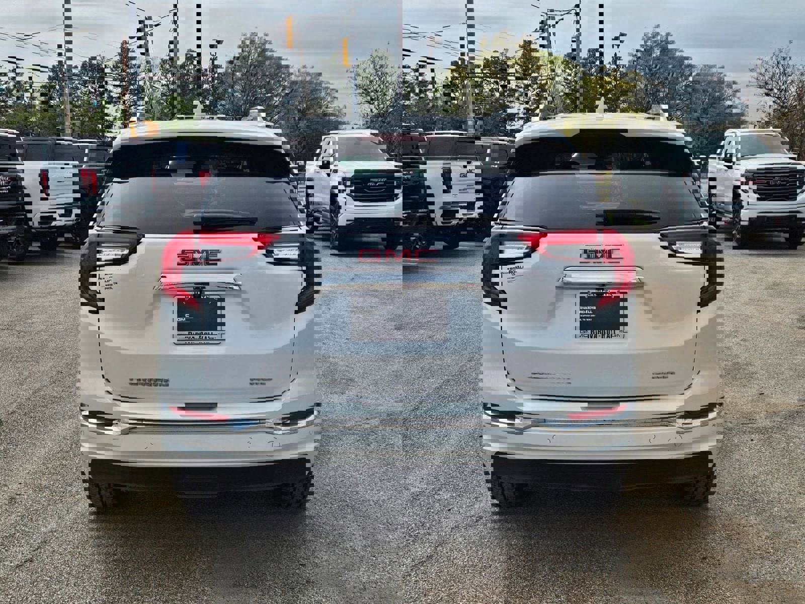 Used 2024 GMC Terrain Denali w/ Denali Premium Package image 5