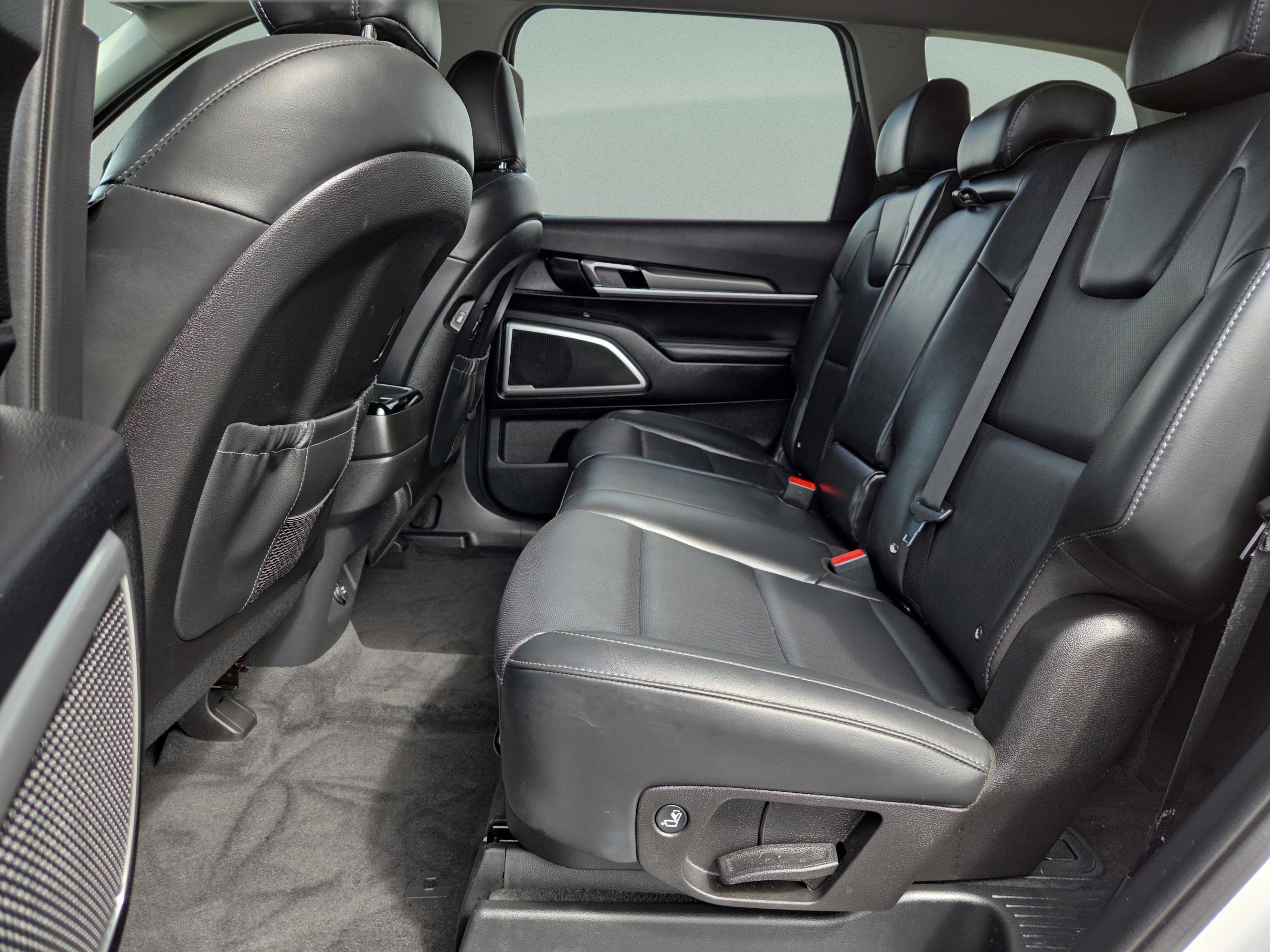 Used 2020 Kia Telluride LX image 28