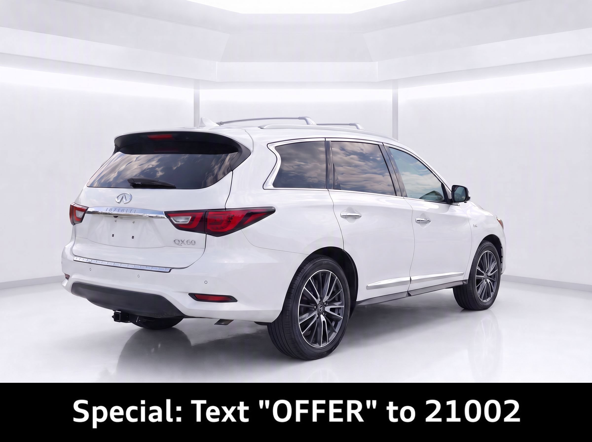 Used 2018 INFINITI QX60 Luxe w/ Deluxe Technology Package AWD/4WD image 4