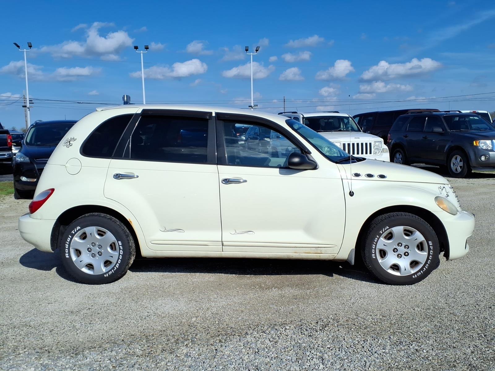 Used 2007 Chrysler PT Cruiser FWD image 2