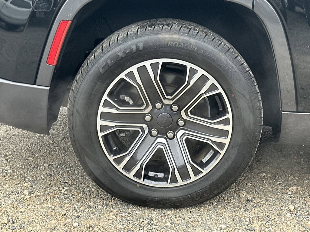 Used 2022 Jeep Wagoneer Series III w/ Rear Seat Video Group 1 image 18