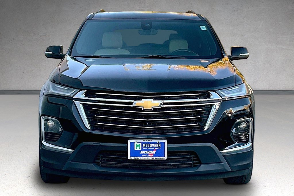 Used 2022 Chevrolet Traverse LT w/ LT Premium Package AWD/4WD image 2