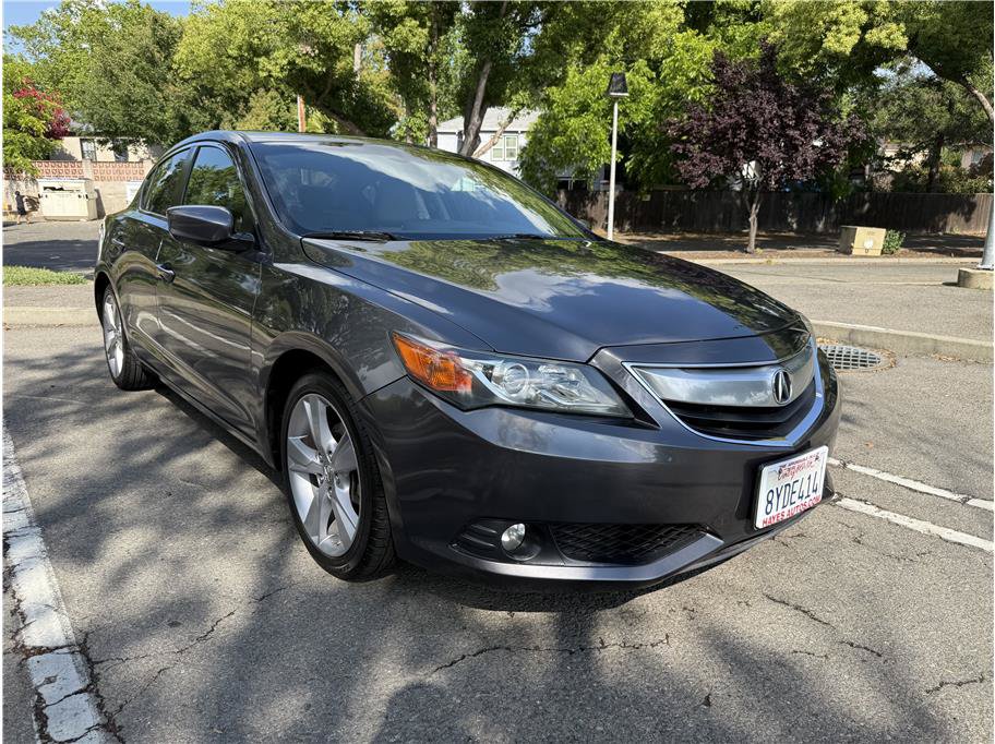 Used 2015 Acura ILX w/ Technology Package FWD image 1