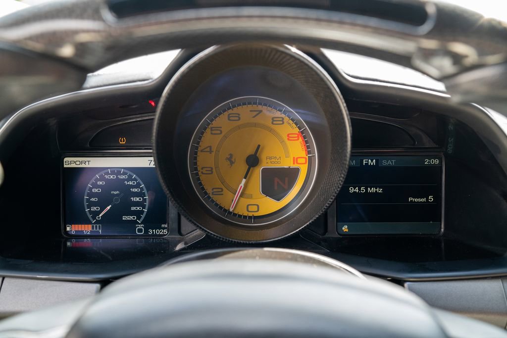 Used 2012 Ferrari 458 Italia Coupe RWD image 17