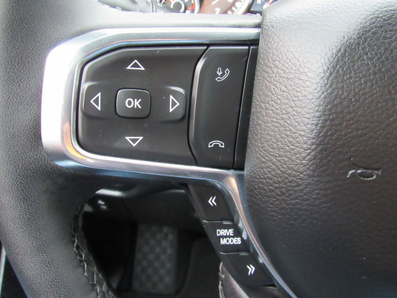 Used 2025 RAM 1500 Laramie AWD/4WD image 23