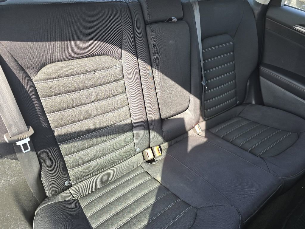 Used 2015 Ford Fusion SE image 16