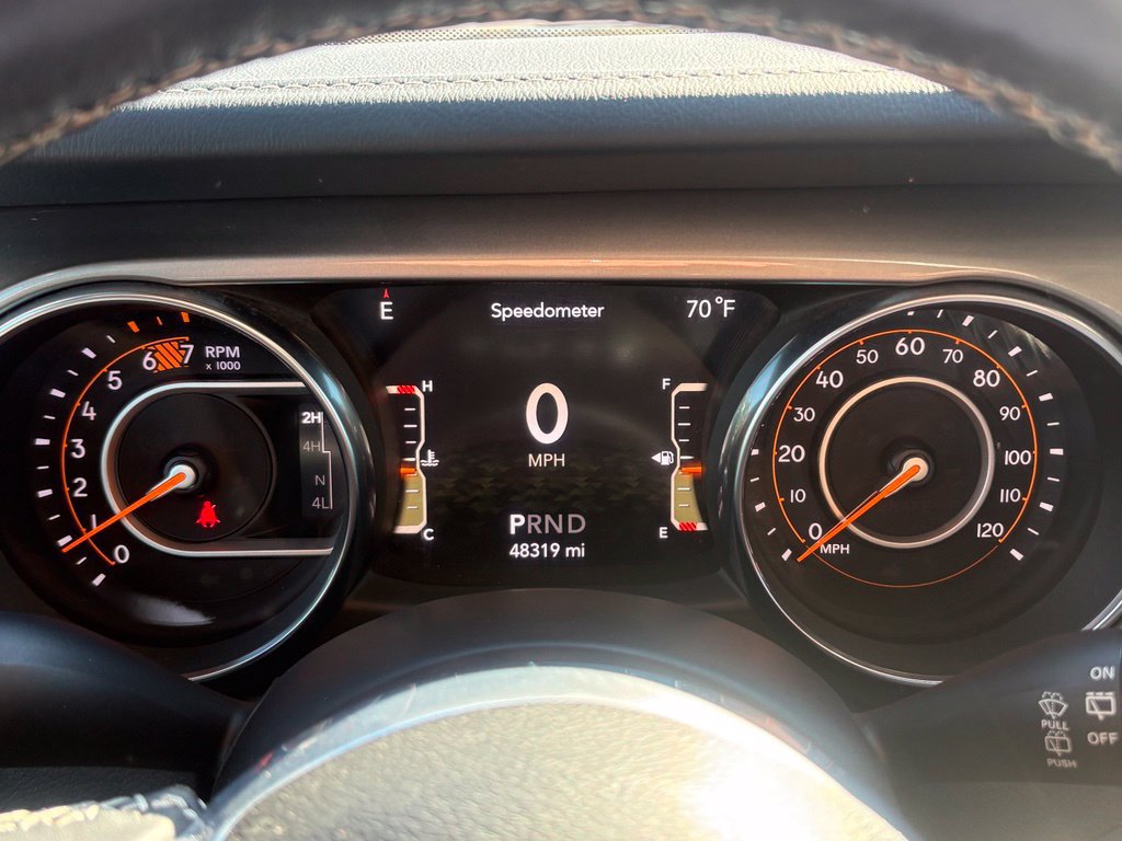 Used 2019 Jeep Wrangler Unlimited Sahara w/ Dual Top Group AWD/4WD image 9