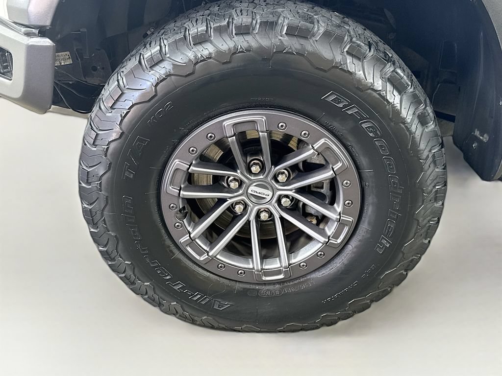 Used 2019 Ford F150 Raptor w/ Equipment Group 802A Luxury AWD/4WD image 38