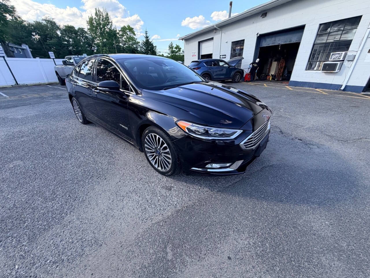 Used 2018 Ford Fusion Titanium FWD image 19