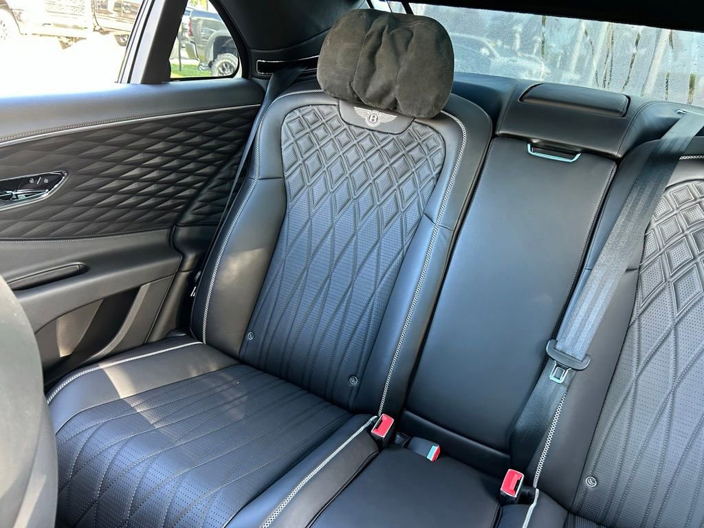 Used 2021 Bentley Flying Spur V8 image 12