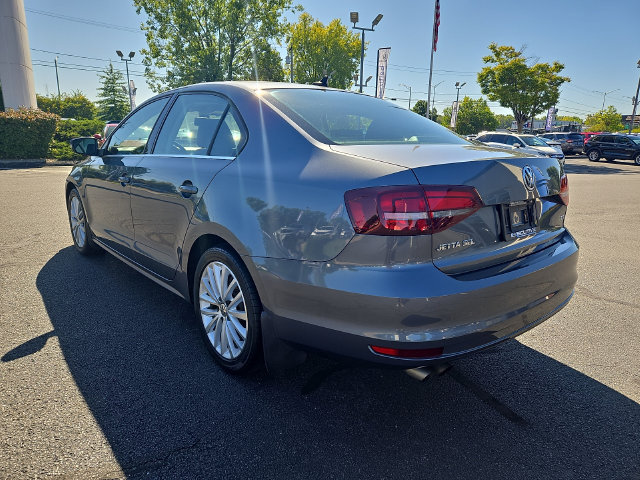 Used 2016 Volkswagen Jetta SEL w/ Lighting Package FWD image 4