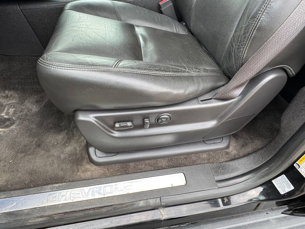 Used 2013 Chevrolet Suburban LTZ AWD/4WD image 18