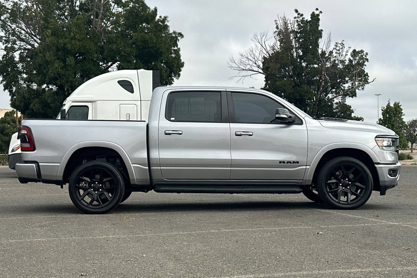 Used 2021 RAM 1500 Laramie RWD image 2