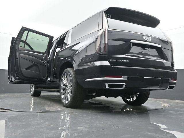 New 2026 Cadillac Escalade ESV Luxury w/ LPO, Radiant Package AWD/4WD image 68