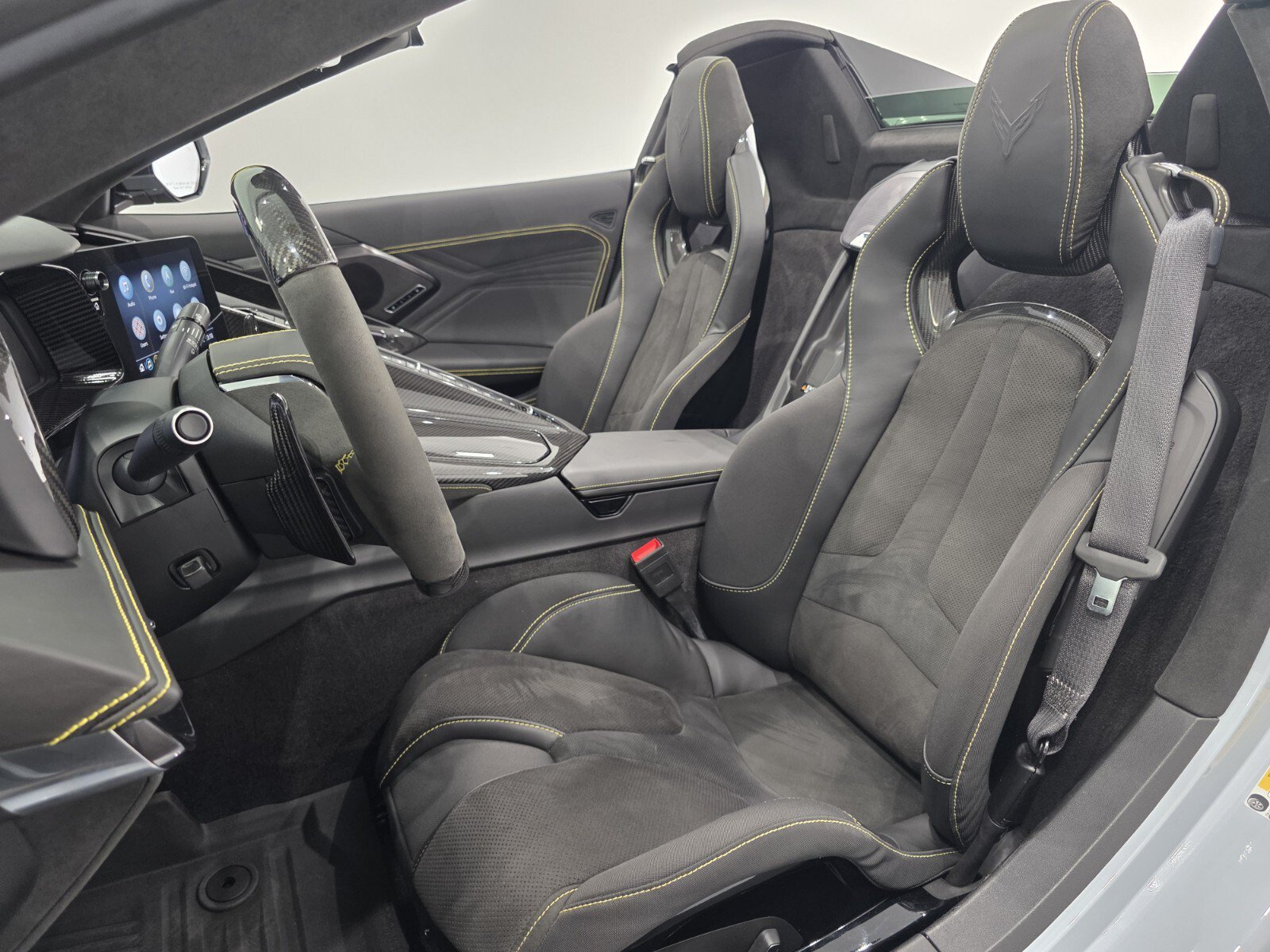 Used 2023 Chevrolet Corvette Z06 w/ Z07 Performance Package RWD image 8