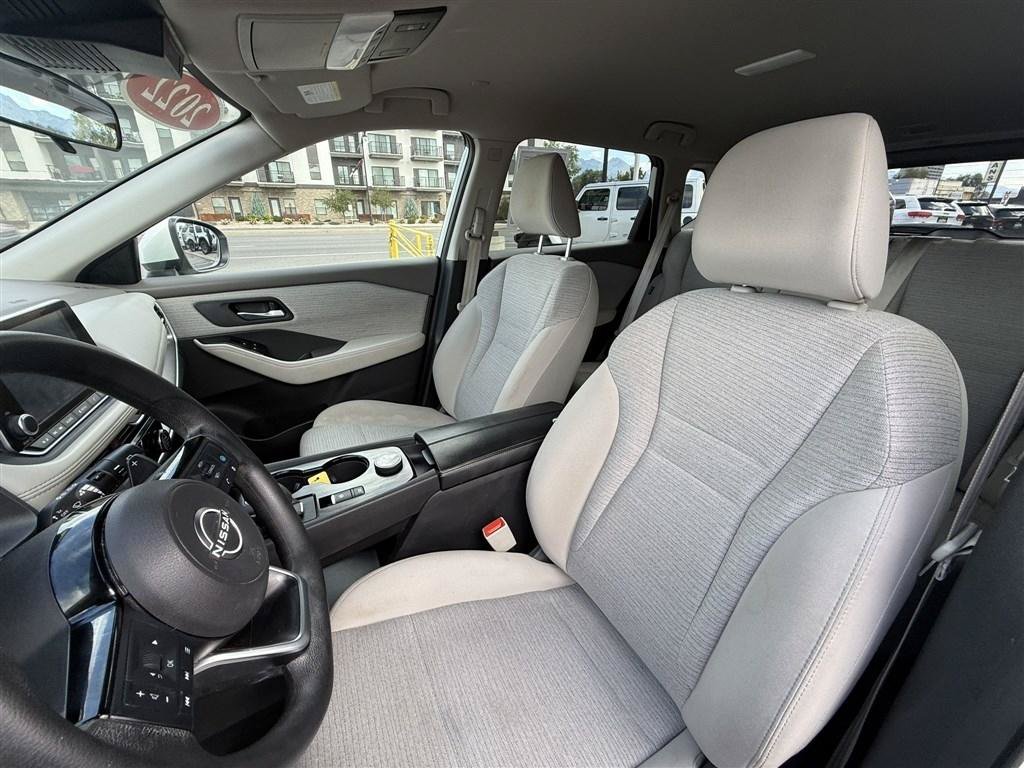 Used 2022 Nissan Rogue SV AWD/4WD image 17