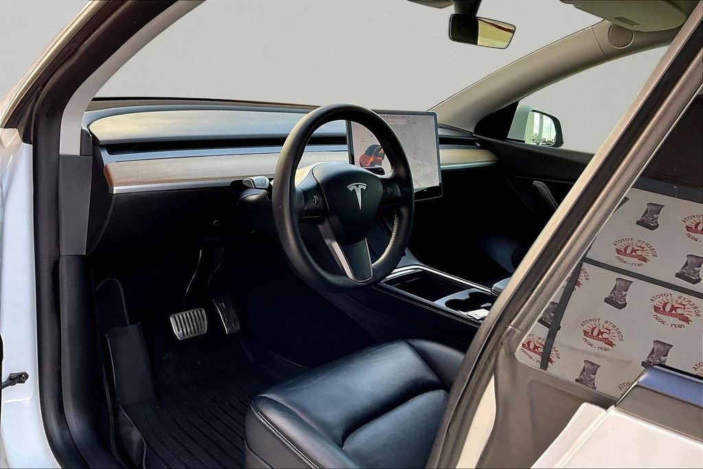 Used 2021 Tesla Model Y Long Range AWD/4WD image 16