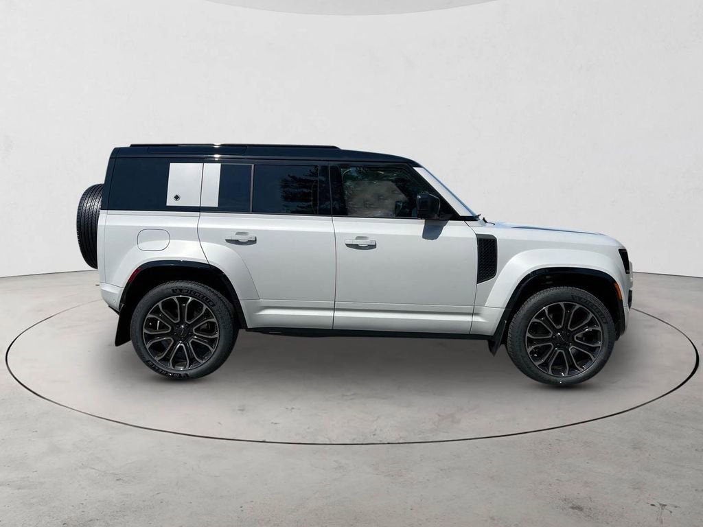 New 2026 Land Rover Defender 110 AWD/4WD image 6