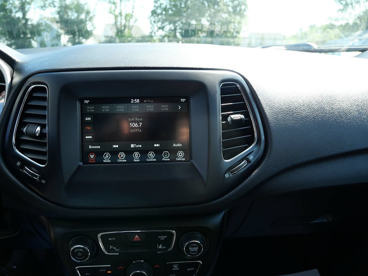 Used 2021 Jeep Compass Latitude w/ Driver Assistance Group AWD/4WD image 14