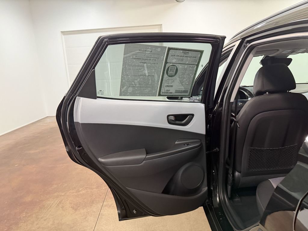 Used 2021 Hyundai Kona SEL Plus AWD/4WD image 46
