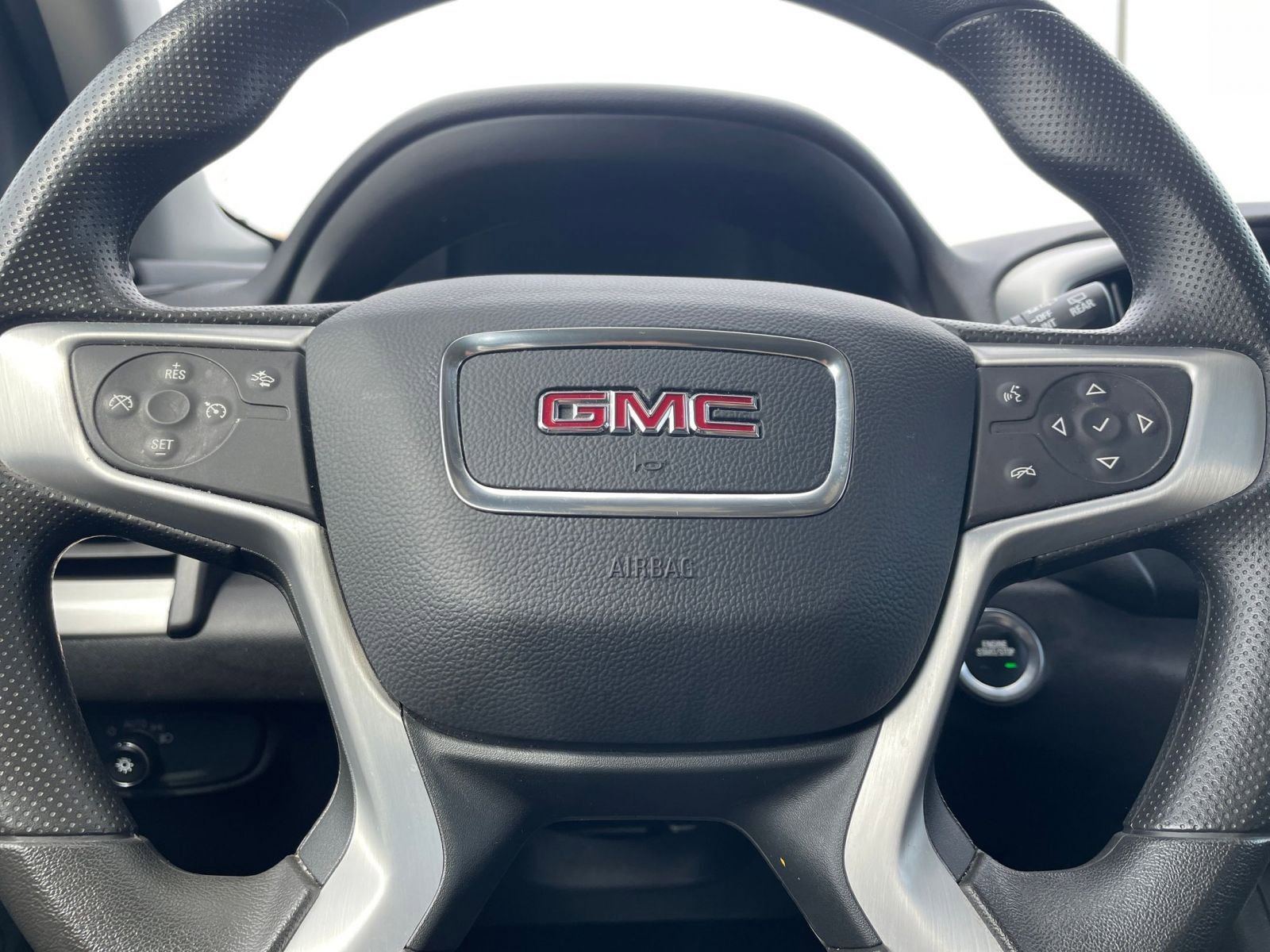 Used 2024 GMC Terrain SLE image 25