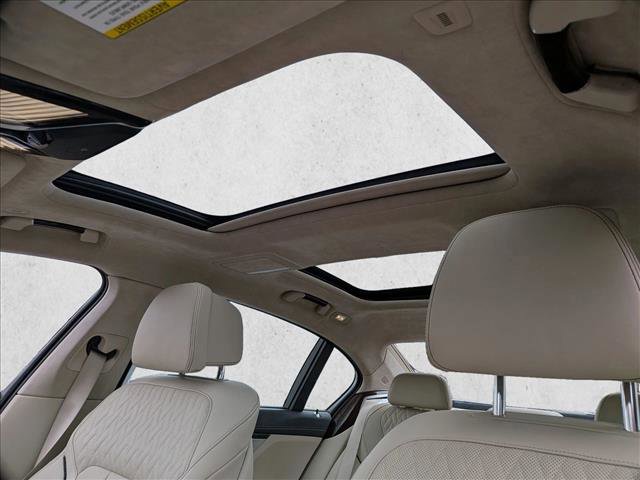 Used 2019 BMW 750i xDrive w/ Executive Package image 19